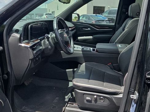 Used 2023 Cadillac Escalade ESV Premium Luxury w/ LPO, Radiant Package AWD/4WD image 5