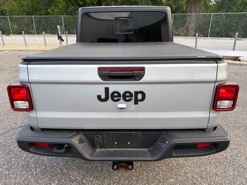 Used 2023 Jeep Gladiator Sport AWD/4WD image 8