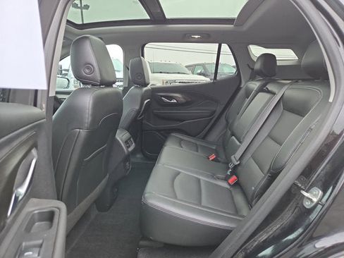 Used 2022 GMC Terrain SLT image 12