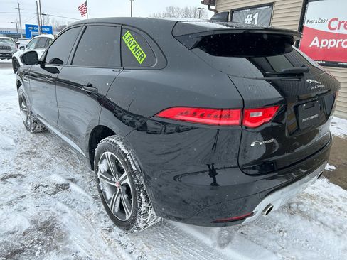 Used 2019 Jaguar F-PACE S image 7