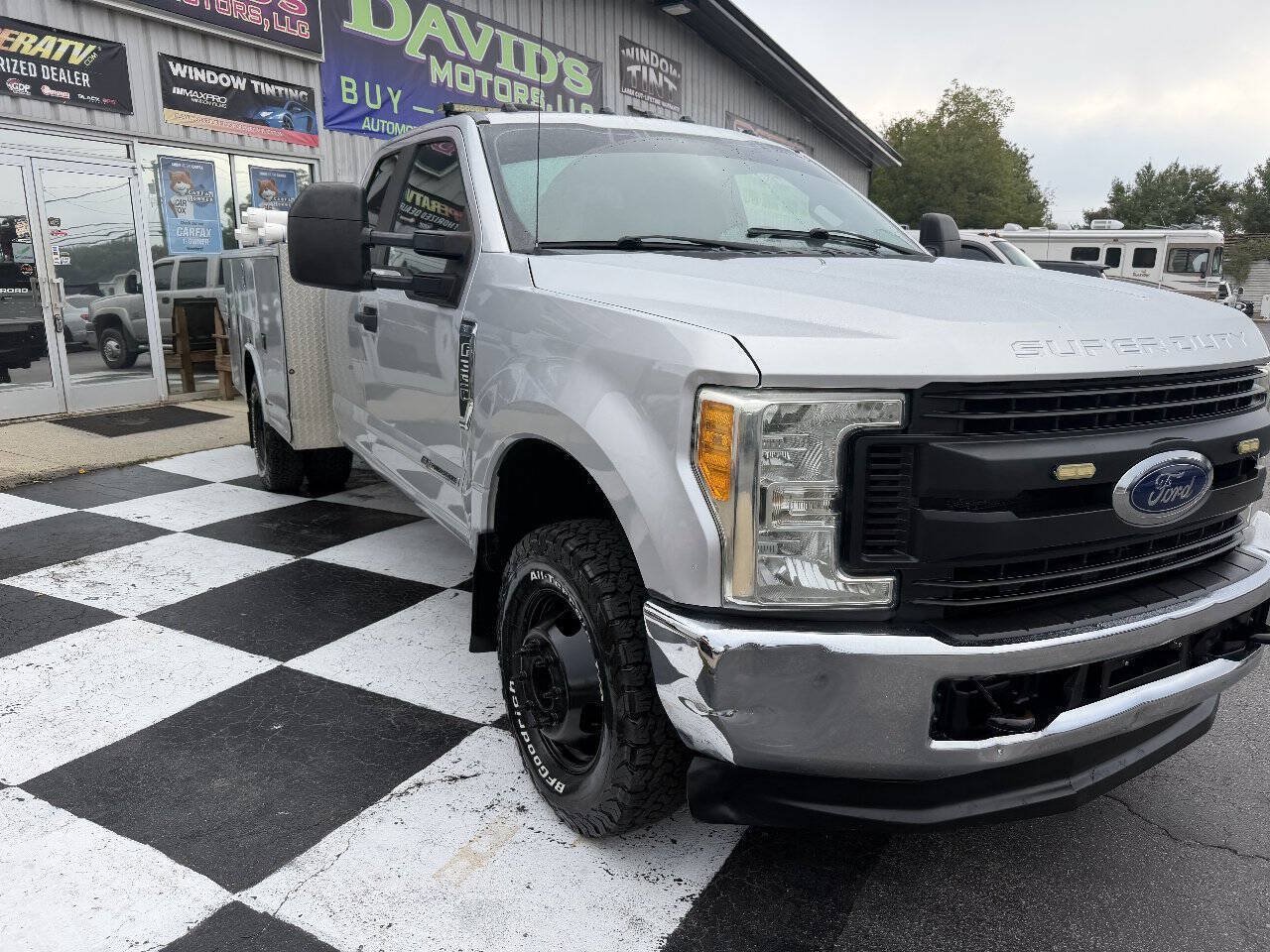 Used 2017 Ford F350 XL w/ XL Value Package AWD/4WD image 4