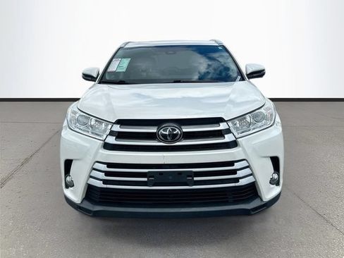 Used 2019 Toyota Highlander XLE AWD/4WD image 2