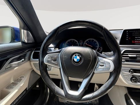 Used 2018 BMW 750i RWD image 11