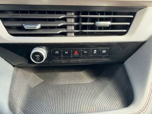 Used 2025 Ford Explorer Active w/ Active Comfort Package AWD/4WD image 9