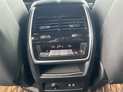 Used 2025 BMW X5 M60i image 33