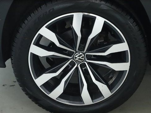 Used 2021 Volkswagen Atlas Cross Sport SEL R-Line w/ Luggage Net & Mats Package image 38