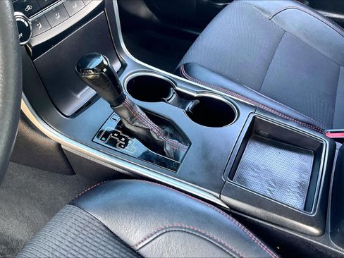 Used 2017 Toyota Camry LE FWD image 12