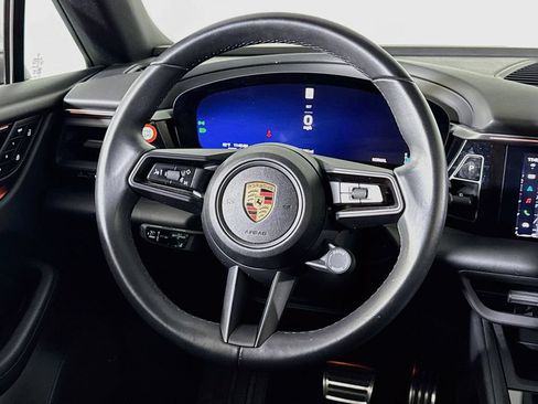 Certified 2025 Porsche Macan 4S Electric AWD/4WD image 12