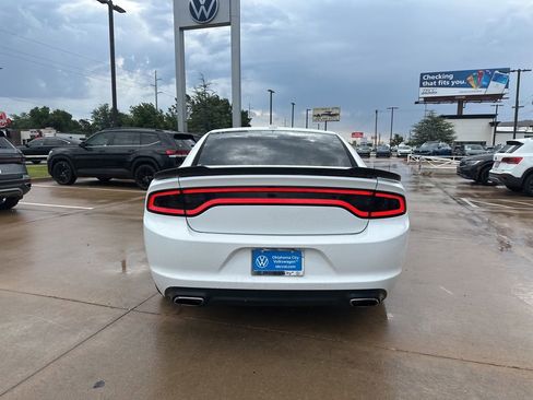 Used 2016 Dodge Charger SXT RWD image 6