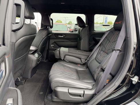 Used 2025 Nissan Armada PRO-4X AWD/4WD image 14