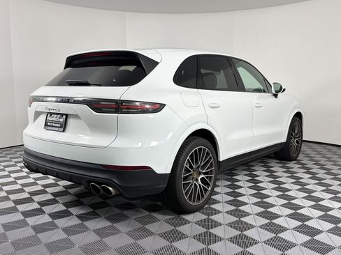 Used 2019 Porsche Cayenne S image 9