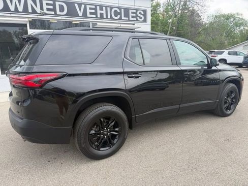 Used 2023 Chevrolet Traverse LT w/ Midnight/Sport Edition AWD/4WD image 3