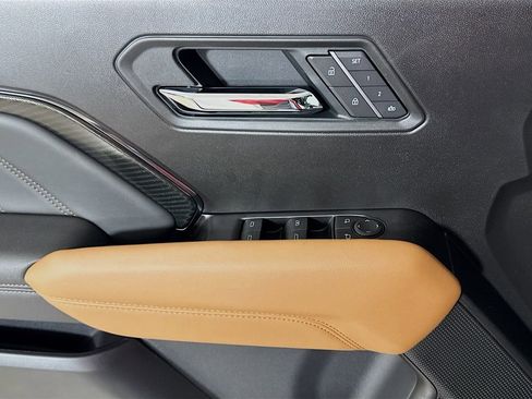 New 2026 GMC Canyon AT4 w/ AT4 Premium Package AWD/4WD image 16