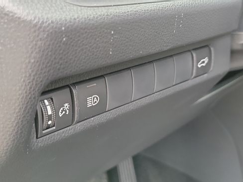 Used 2025 Toyota RAV4 SE AWD/4WD image 23