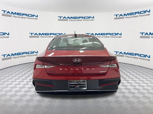 Used 2025 Hyundai Elantra Limited FWD image 4