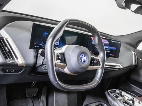 Used 2022 BMW iX xDrive50 w/ Premium Package AWD/4WD image 16
