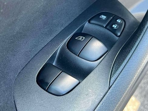 Used 2014 Nissan Altima 2.5 SV FWD image 13