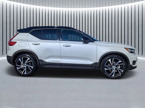 Used 2021 Volvo XC40 T5 R-Design w/ Protection Package Premier image 2