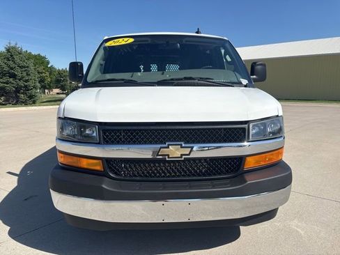Used 2024 Chevrolet Express 2500 w/ Driver Convenience Package RWD image 19