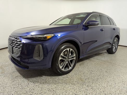 New 2025 Audi Q5 Prestige image 3