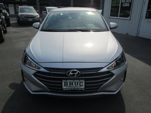 Used 2019 Hyundai Elantra SE image 2