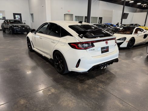 Used 2023 Honda Civic Type R image 13