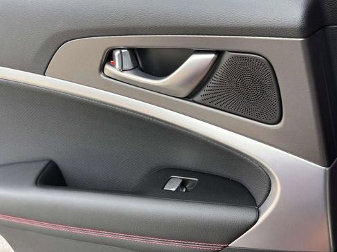 Used 2025 Genesis G70 2.5T w/ Sport Prestige Package image 25