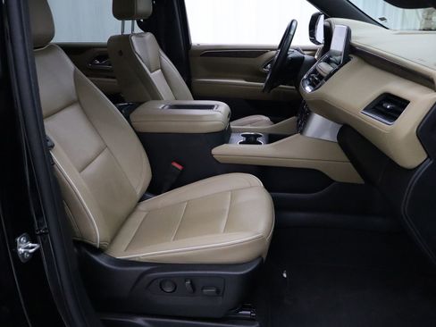 Used 2024 Chevrolet Suburban Premier image 30