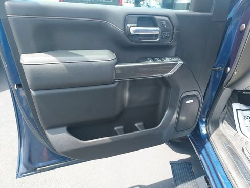 Used 2022 GMC Sierra 2500 AT4 w/ AT4 Premium Plus Package AWD/4WD image 12