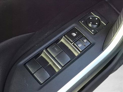 Used 2021 Toyota RAV4 XLE w/ Convenience Package FWD image 9