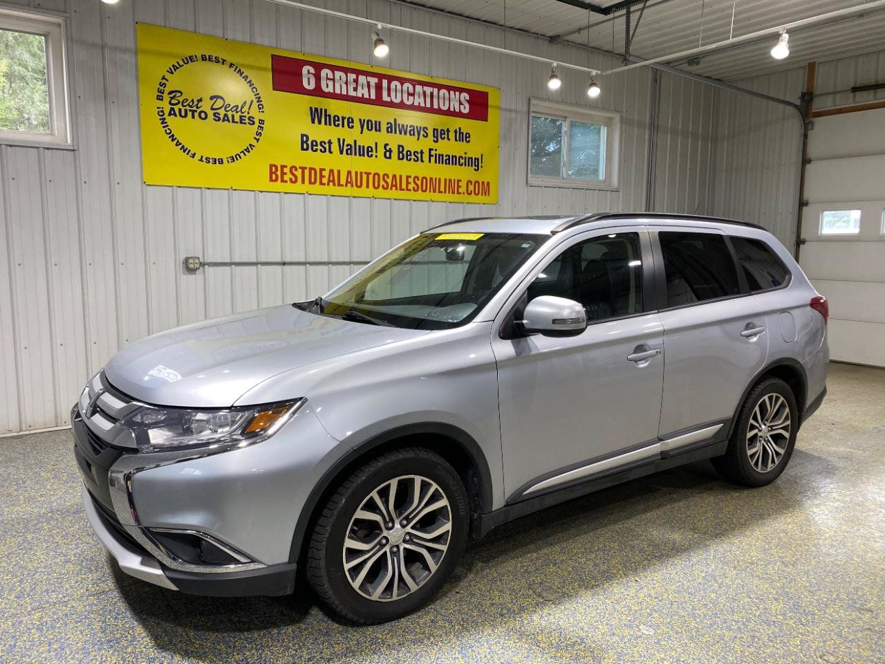 Used 2016 Mitsubishi Outlander SE AWD/4WD image 1