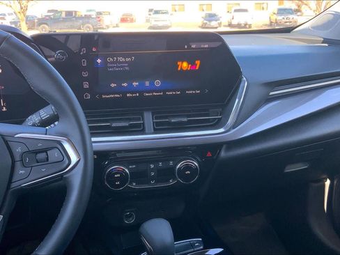 Used 2025 Chevrolet Trax ACTIV w/ Driver Confidence Package image 7