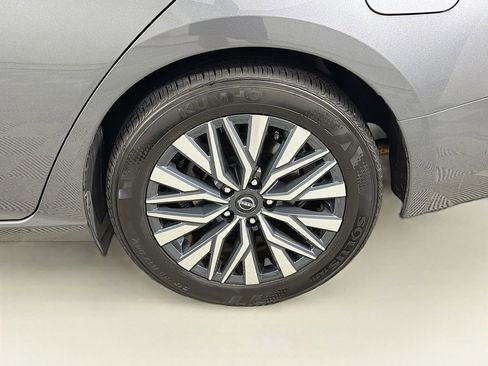 Used 2024 Nissan Altima 2.5 SV image 30