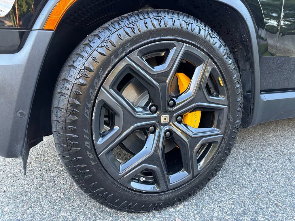 Used 2023 Rivian R1S Adventure Quad AWD/4WD image 10