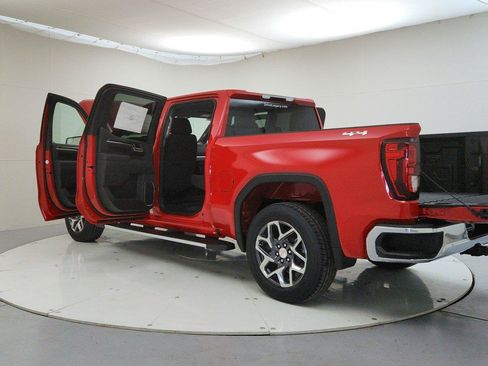 Used 2025 GMC Sierra 1500 SLE AWD/4WD image 11