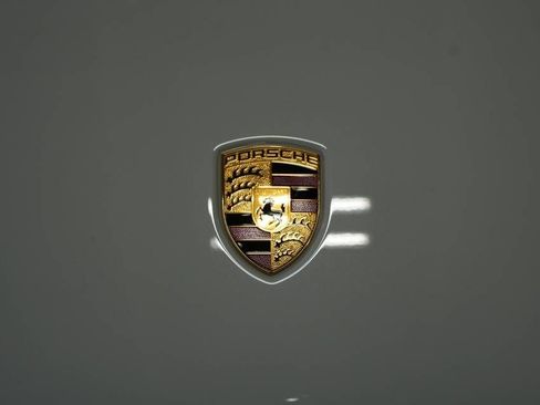Certified 2025 Porsche Macan AWD/4WD image 29