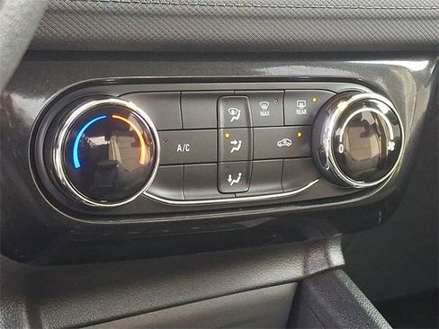 Used 2025 Chevrolet TrailBlazer LT image 16