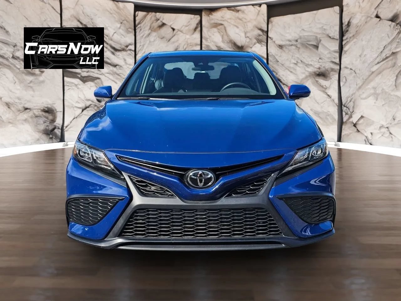 Used 2023 Toyota Camry SE FWD image 2