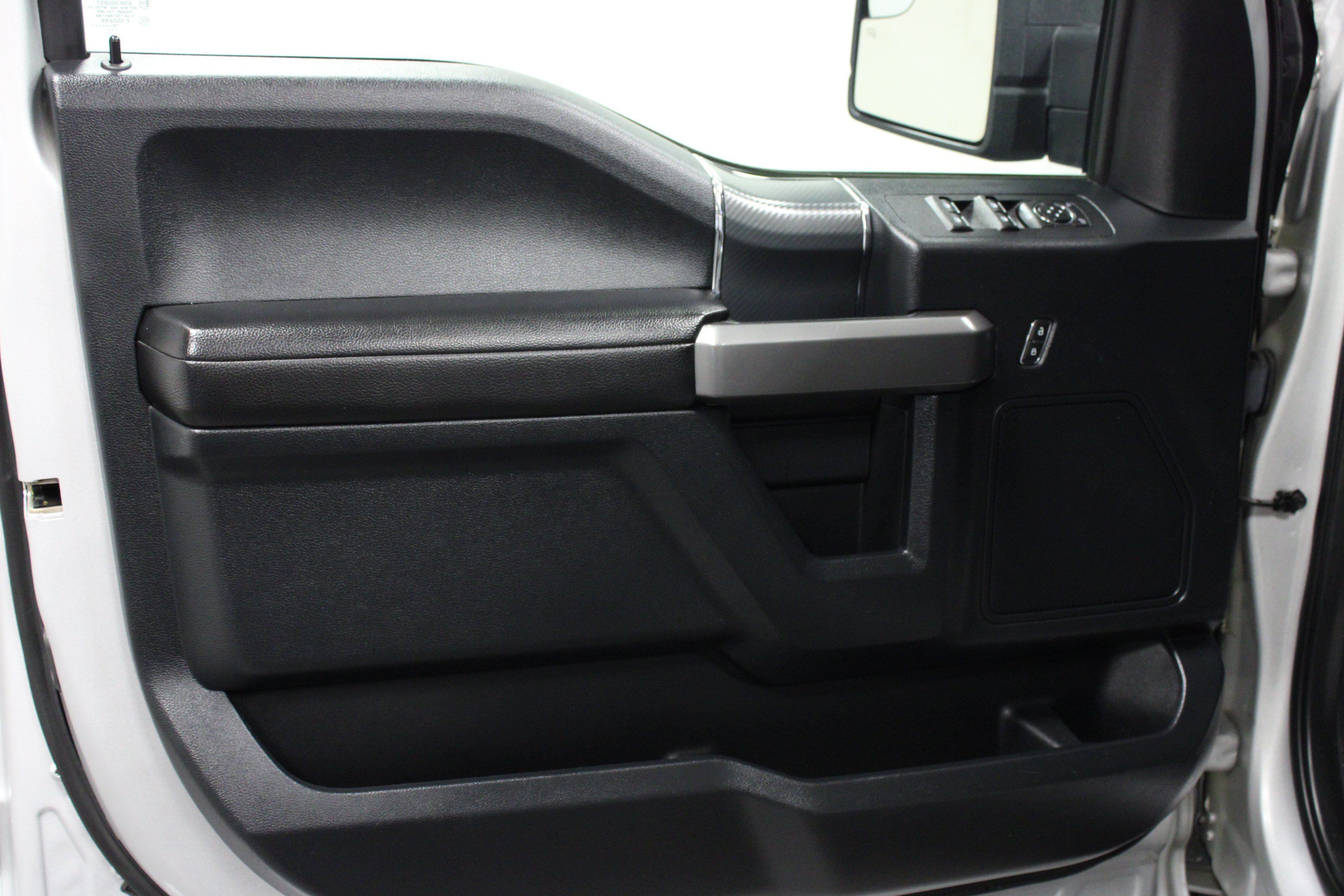 Used 2019 Ford F150 XLT w/ Equipment Group 302A Luxury RWD image 11