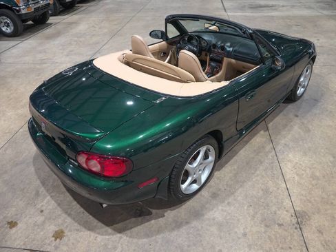 Used 2002 MAZDA MX-5 Miata LS RWD image 17