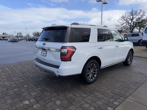 Used 2021 Ford Expedition Limited image 3