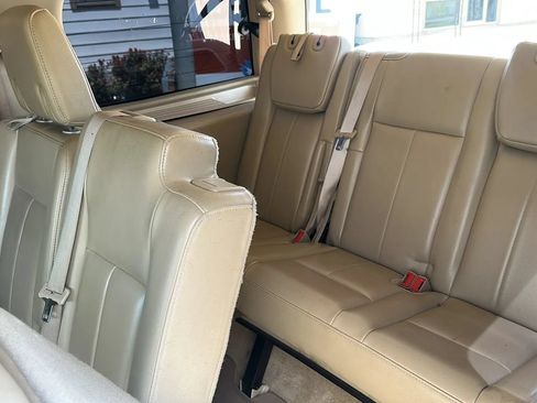 Used 2013 Ford Expedition XLT RWD image 12
