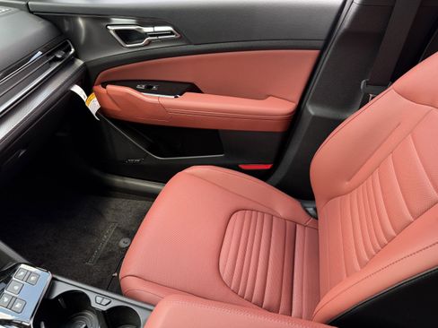 New 2025 Kia Sportage SX image 13