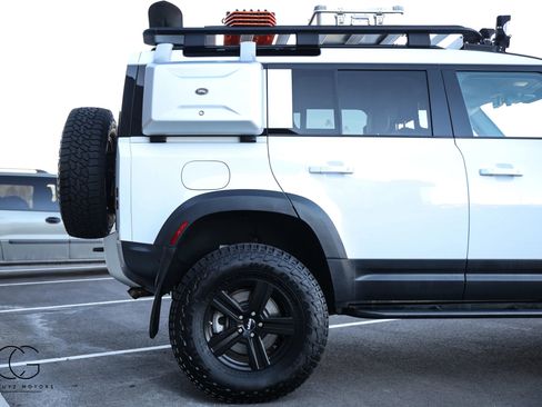 Used 2021 Land Rover Defender 110 SE image 22