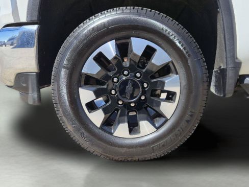 Used 2020 Chevrolet Silverado 2500 LT w/ All Star Edition AWD/4WD image 11