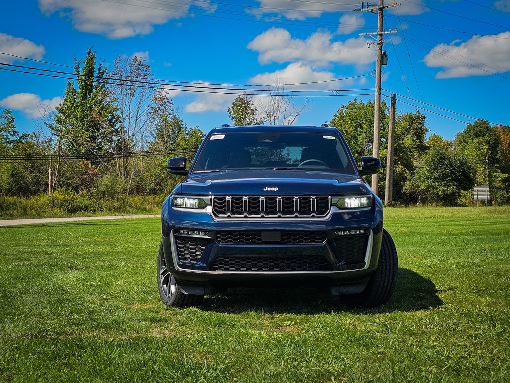 New 2027 Jeep Grand Cherokee Limited AWD/4WD image 8