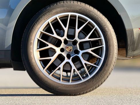 Used 2017 Porsche Macan S image 17