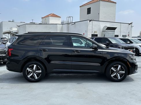 Certified 2023 Kia Sorento S FWD image 9