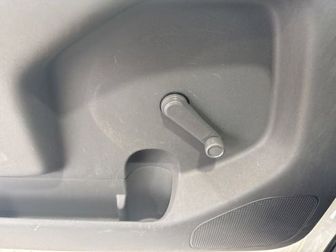 Used 2019 Nissan Frontier S image 16