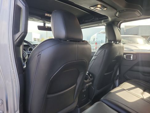 Used 2022 Jeep Wrangler Unlimited Sahara w/ Cold Weather Group image 12